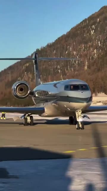 These are the people who tell you to reduce your carbon emissions 😭