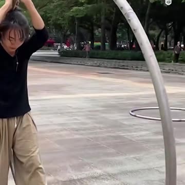 An impressive acrobatic performance.hd