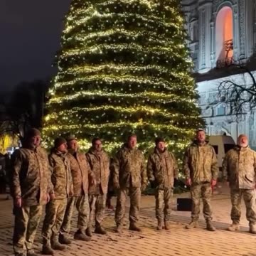 🇺🇦🎄✨ The Christmas atmosphere is already in Kyiv. Carols are heard in the metro, in churches,