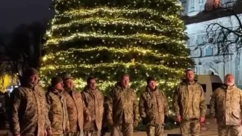 🇺🇦🎄✨ The Christmas atmosphere is already in Kyiv. Carols are heard in the metro, in churches,