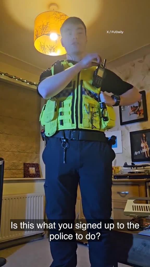 ARRESTED FOR 🐦 RACIST TWEET [DOESN'T THIS MEAN HAMAS RUNS THE UK⁉️]