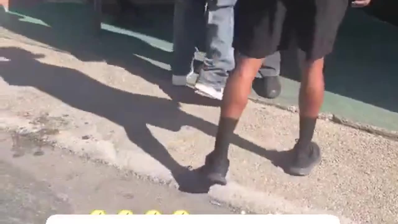 1v1 vs a dumpster (1)