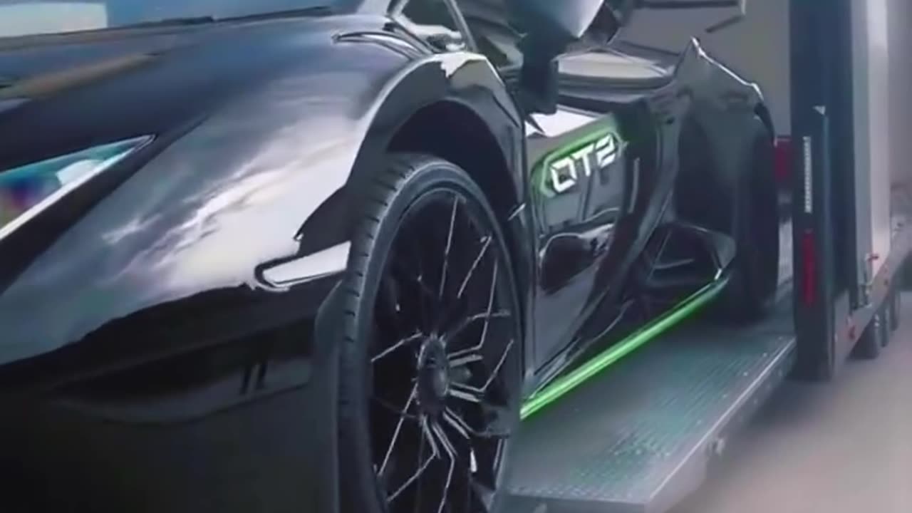 Lamborghini Unloaded in Style! 🚘 | Enclosed Car Shipping