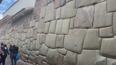 🇵🇪 THE MASSIVENESS, PRECISION AND COMPLEXITY OF THIS WALL IS NOT ACHIEVABLE USING RUDIMENTAL TOOLS
