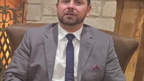 Air Traffic Control Sees MASSIVE Triangle UFO in the Sky!