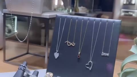Women's Gold Diamond Necklaces – Timeless Sparkle for Every Occasion