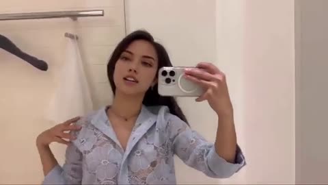 Watch real-time live cam models now