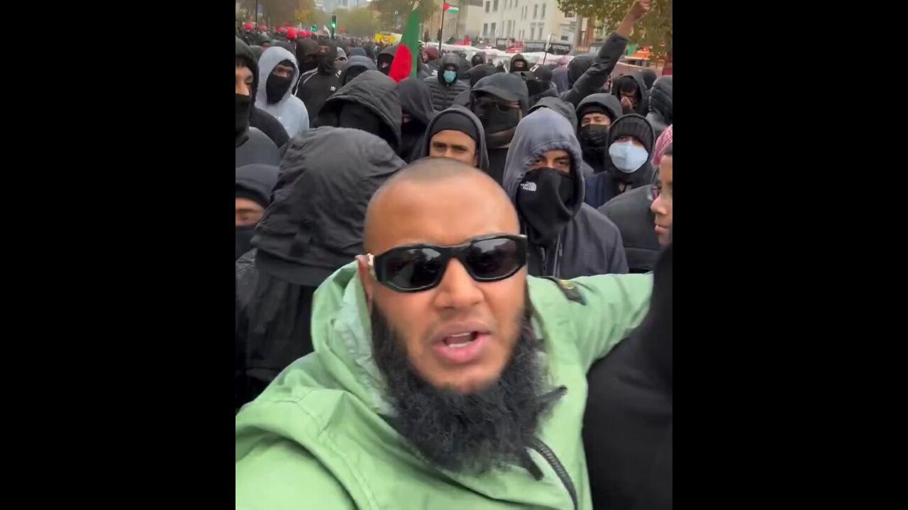 UK: Masked Militant Muslims Gather To Claim Their Territory After Cops Ban 'Anti-Immigrant' Protest
