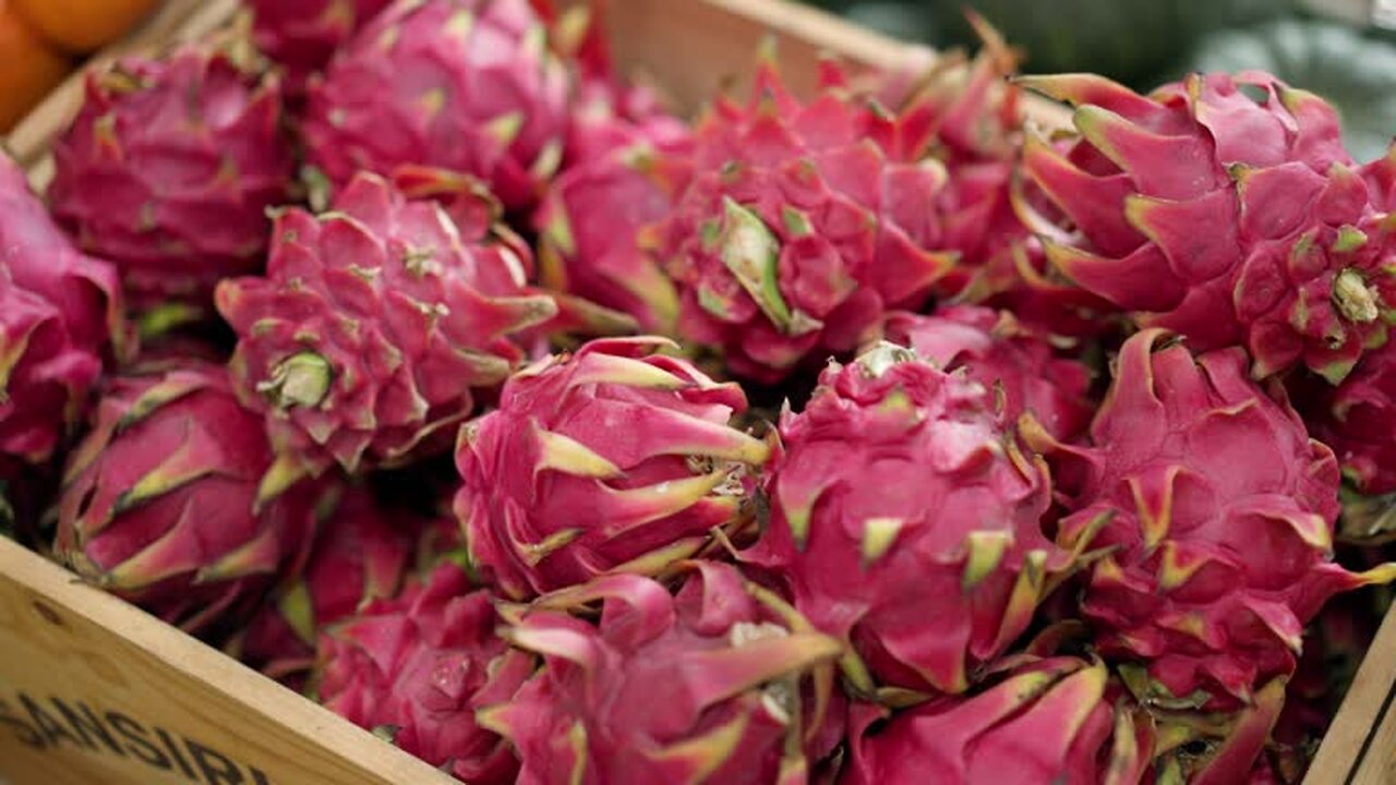 Did you know about Dragon fruit nutrition facts? #DragonFruit #PitayaLove