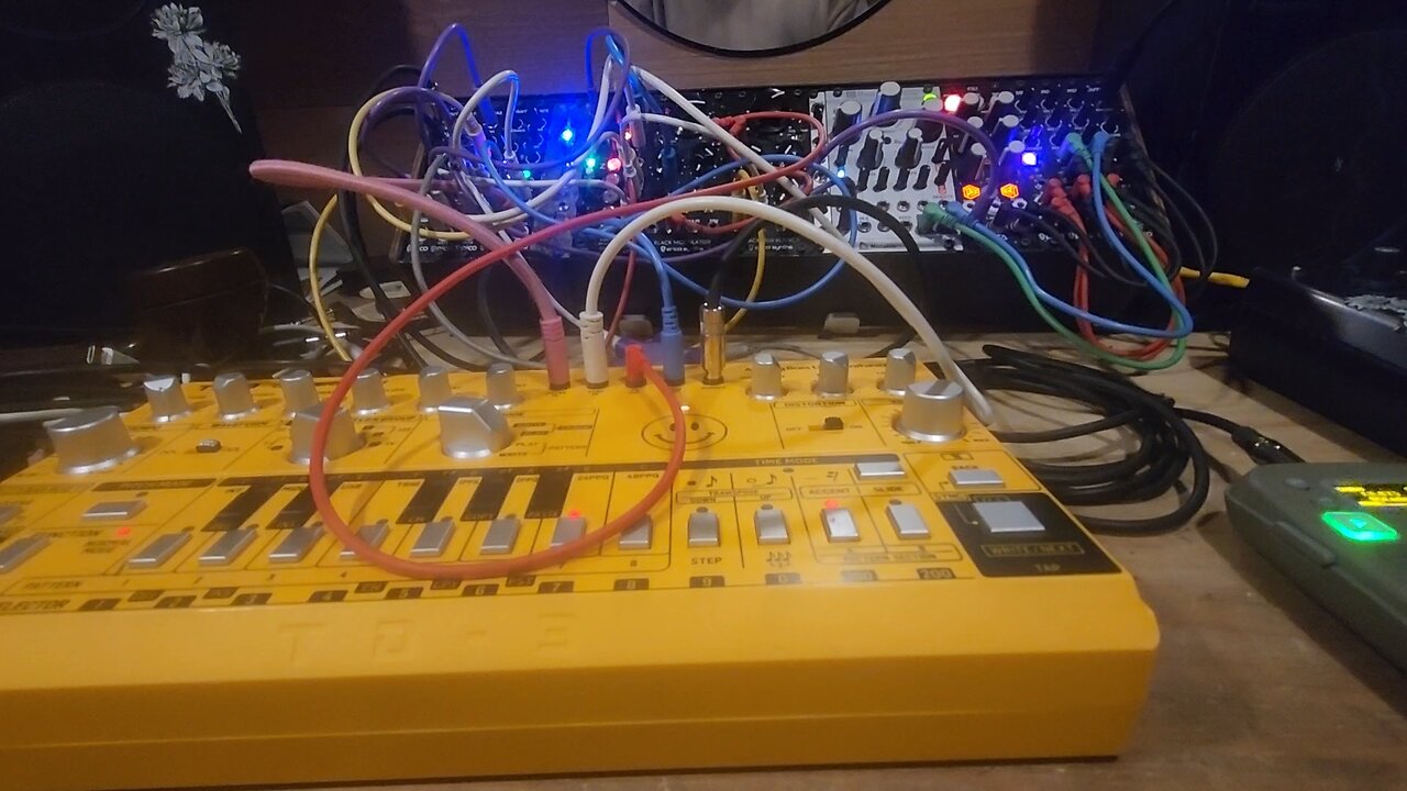 if techno was a 90s pop song