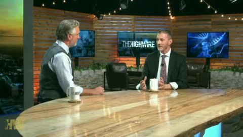 דר ריאן קול מעיד אצל דל ביגטרי שבדק את אצוות חיסוני הקורונה ומצא בעיות באיכות הייצור מנות עם מינונים שונים וחלק ללא מרנא כלל