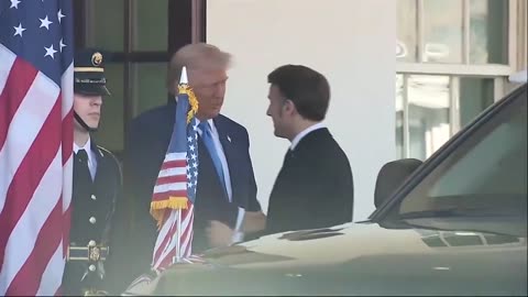 President Donald J. Trump greets French President Emmanuel Macron at the White House 🇺🇸🇫🇷