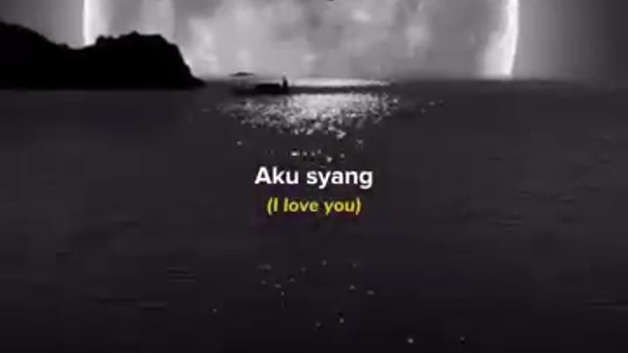 Aku Sayang x Sprinter lyrics edit - Aesthetic Status #lyrics #akusayang #sprinter 🤍✨