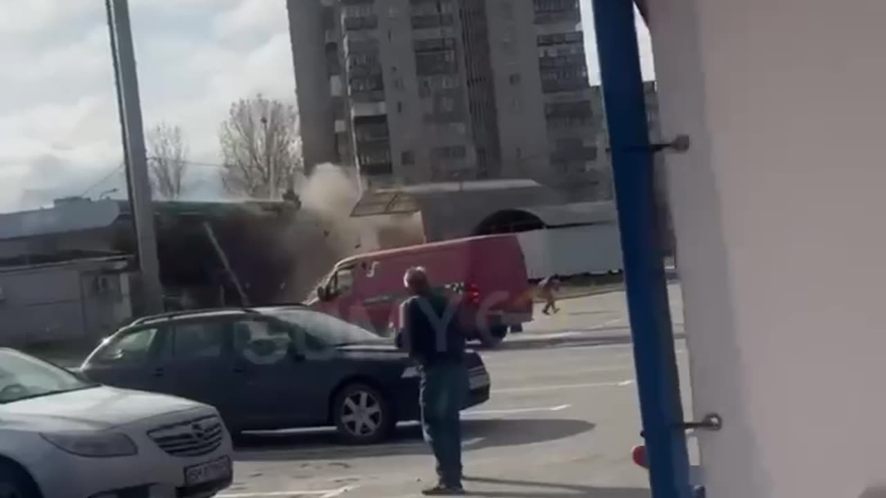 ‼️The moment a drone struck a gas station in Sumy today.