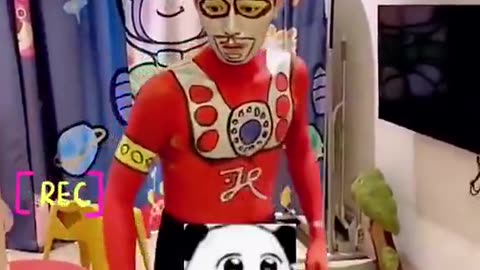 情侣在家DIYt恤，突然发现颜料洗不掉，小伙直接傻眼了！