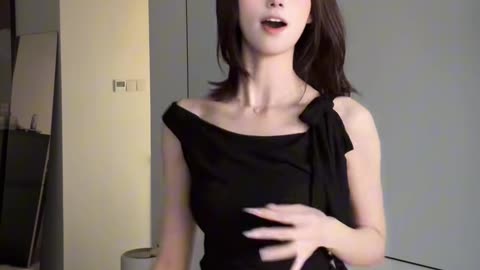 Daily Beauty EP 576 | Coquettish Jet Black Midriff Top Lively Romantic Dance