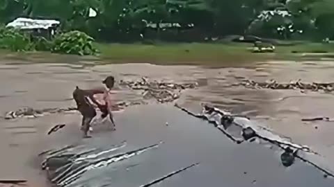 There was a flash flood, many residents' houses were submerged