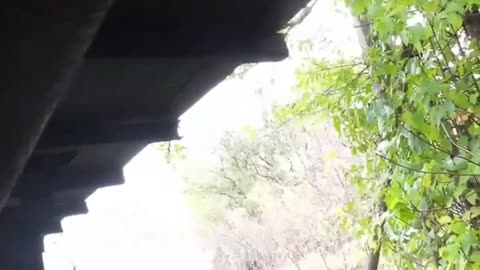 Ukrainian Soldiers Under Intense Bombardment Pinned Down for Nearly an Hour