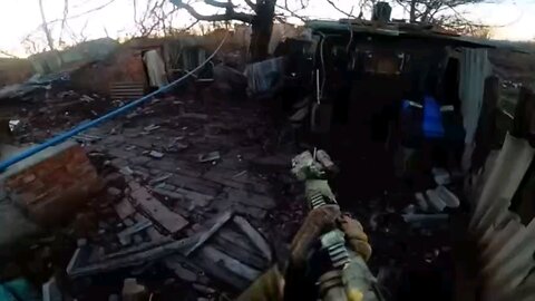 ukrainians in close combat in Donetsk 2/25