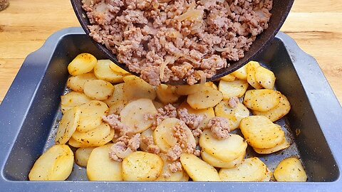 A simple and quick recipe, potatoes with ground meat that the whole family will love.
