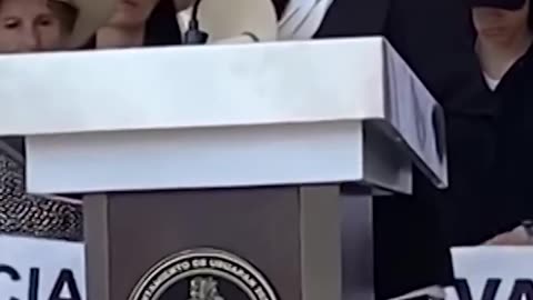 Outrage in Mexico after anti-crime mayor is kille link description