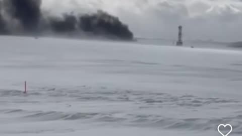 Video of the Delta CRJ-900 plane crash in Toronto, Canada