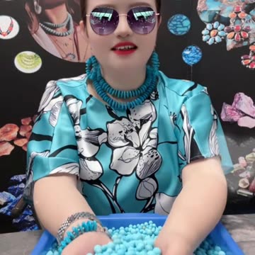 20251014-04 Natural Original Turquoise Pendant Hides Charm