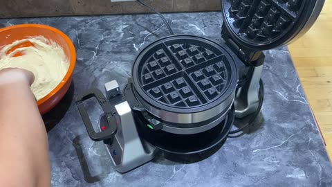 2-Layer Waffle Maker, 1400W Round Waffle Iron, Non-Stick Waffle Baker Machine