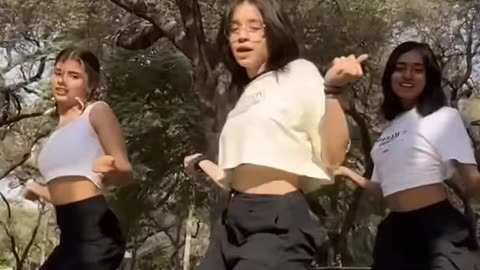 Ta Ta Ta x Cheez Badi hai Remix #tiktok #shortsfeed #dance #trend #shorts