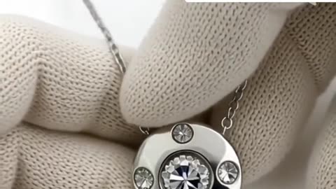DIAMOND BURNISHED BEZEL PENDANT NECKLACE
