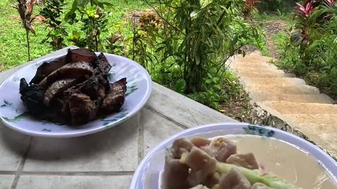 Rainy Day Lunch at the Farm 🌧️ Grilled Pork Belly & Kinilaw — Life in the Philippines 🇵🇭