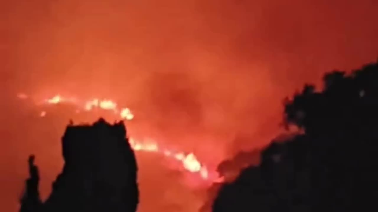 Inferno in Tandil: Massive Forest Fire Engulfs Buenos Aires Province, Argentina