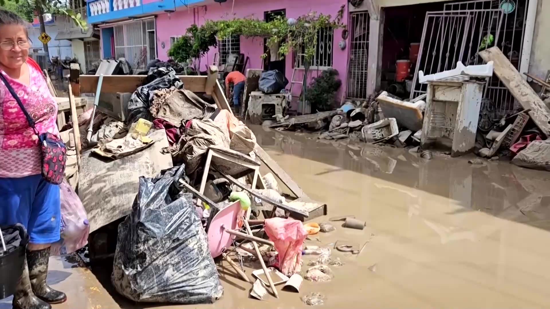 Flood debris stalls rescue efforts as Mexico faces mounting crisis