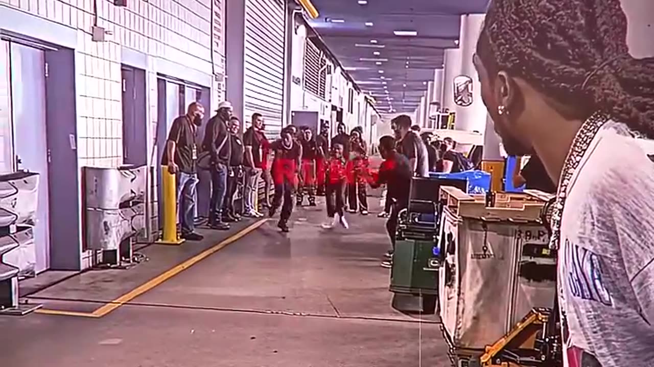 👍ISHOWSPEED DUSTS TRAVIS SCOTT