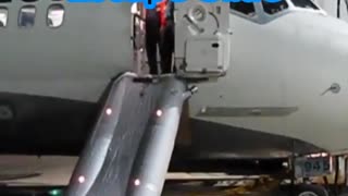 Funny Expensive #B737 Escape Slide Shooting #Aviation #AeroArduino