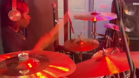 @ilonagoodrich on drums 🔥👠🎶🥁🎵 #playitgirl #femaledrummer #majorscaletv