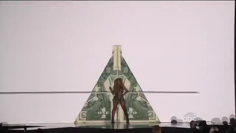 Beyoncé performs 'Run the World (Girls)' Billboard Music Awards