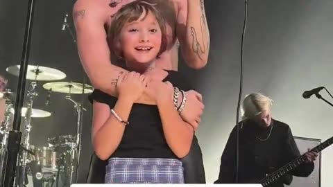 British singer Yungblud who uses He/Him pronouns, invites transgender child on stage