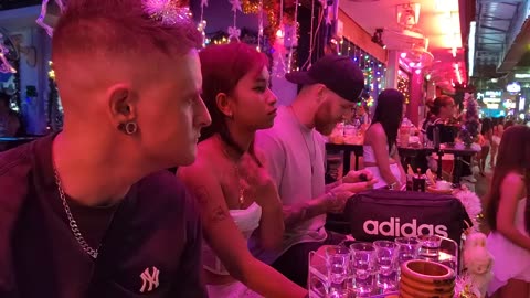 ALCOHOLIC E-BEGGING RACIST PATTAYA BELLENDS
