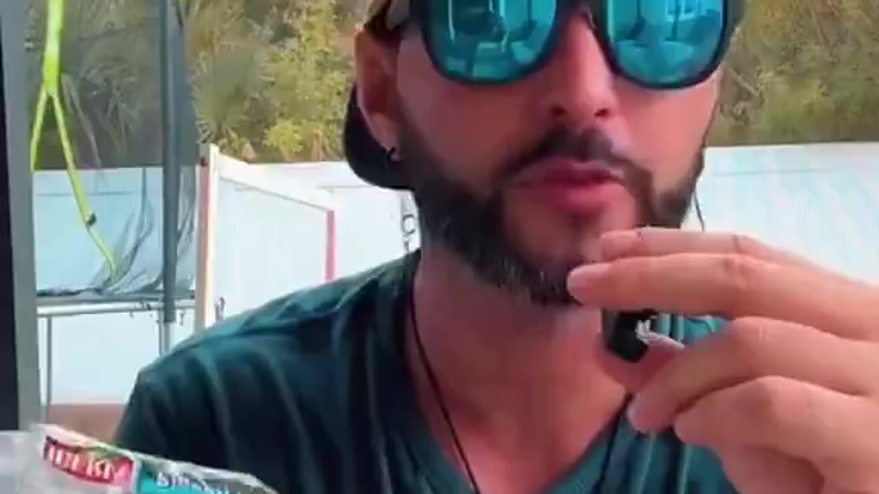 Just Jen R𝕏 🫡🇺🇸 - Cuban man shares what life is like under communism.