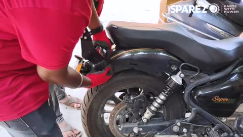 Royal Enfield Super Meteor 650 | Luggage Rack With Backrest | Installation