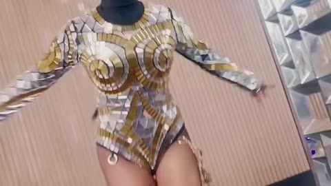 Yohani- Beautiful Singer with a Beautiful Voice