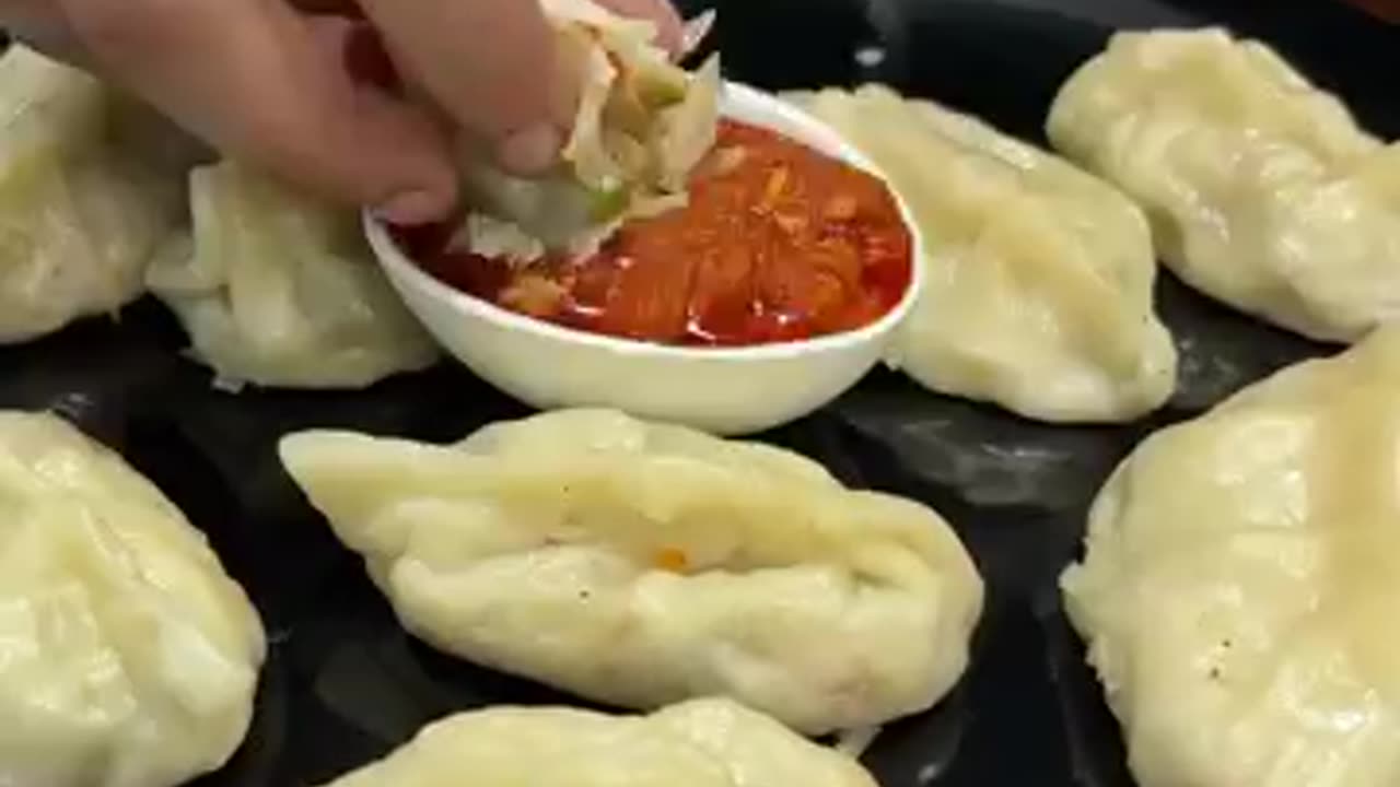 Veg momos cooking 🔪#short