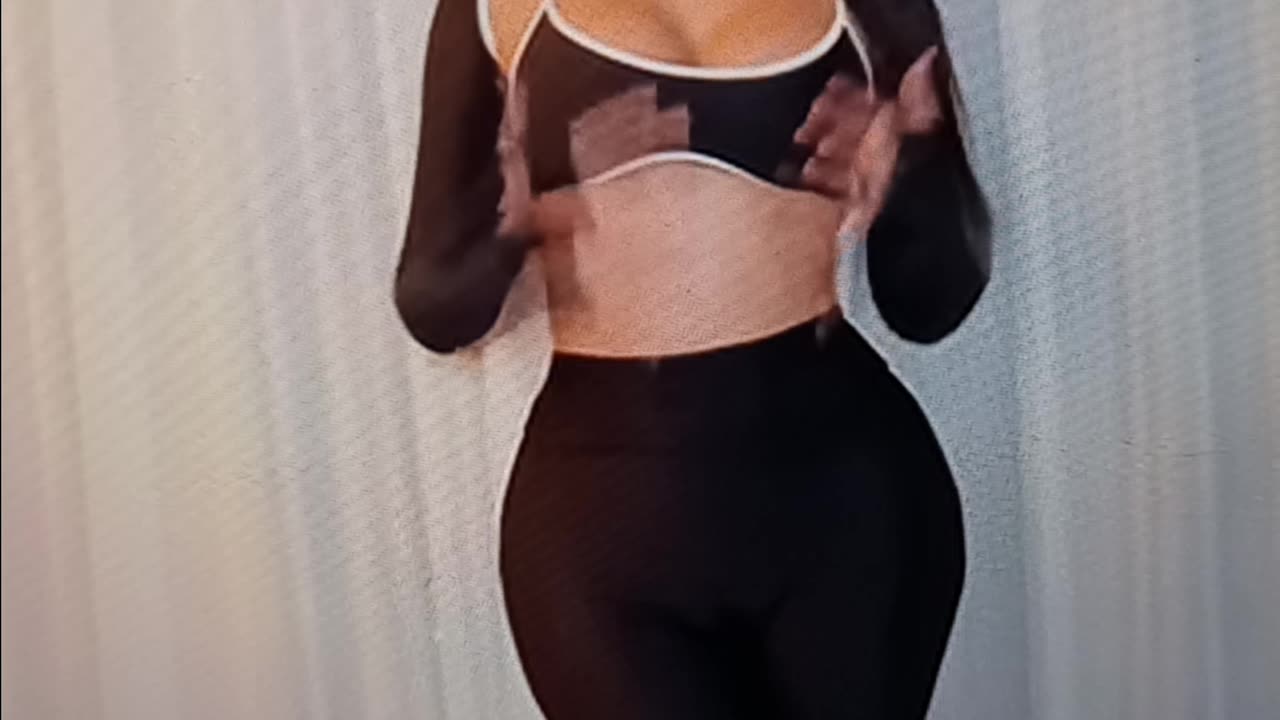 Gym outfit try on