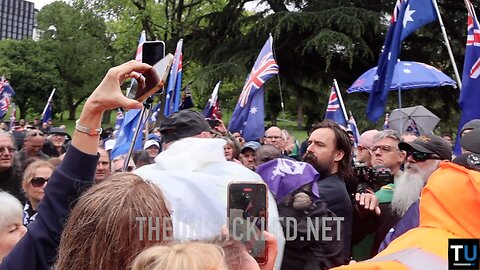 Pauline Hanson Heckler TURFED OUT!