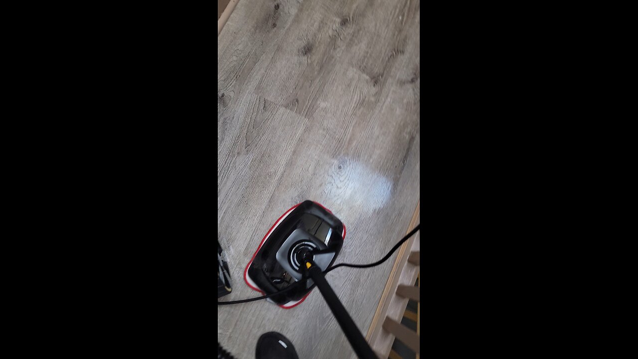 steam cleaning common hallway