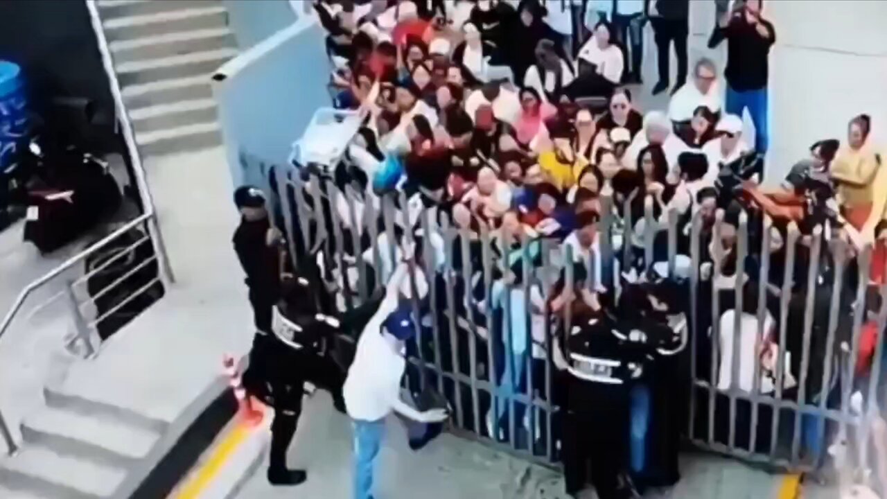 The Black Friday scene in Ecuador, where traditionally the last