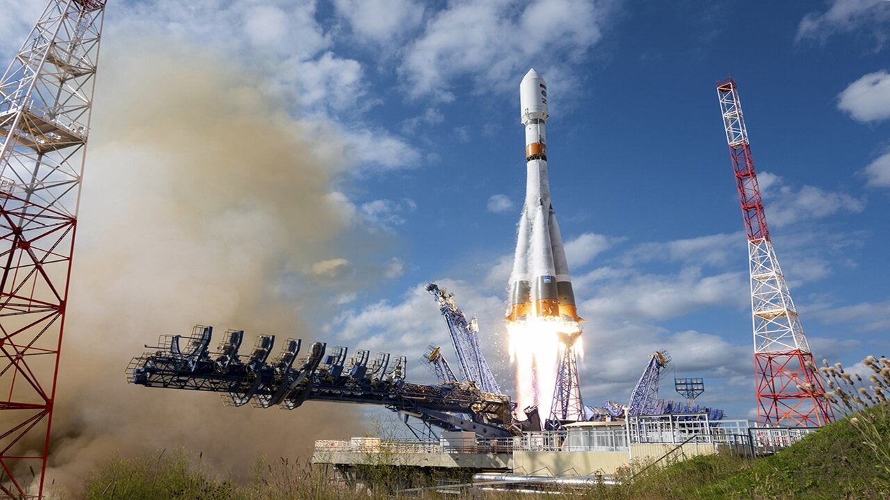 Roscosmos Resurs-P 5 Soyuz 2.1B Rocket Launch