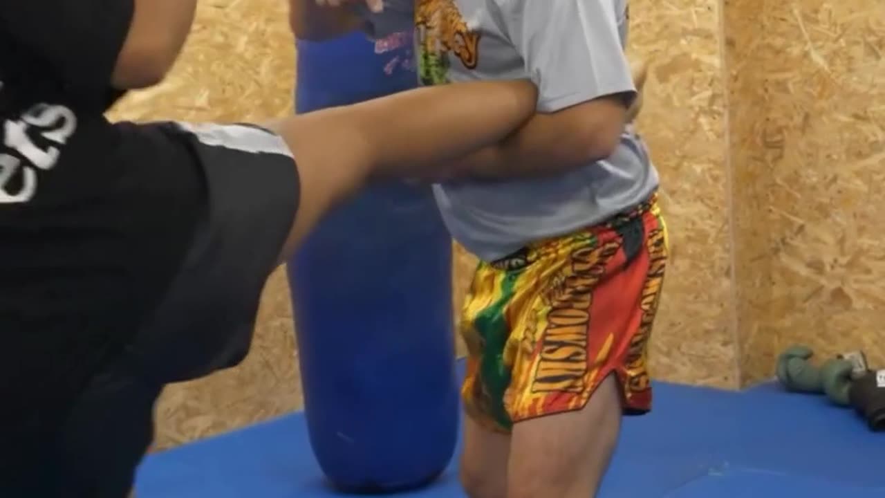 The Art of the Sweep: A Masterclass of Muay Thai