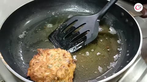 🔥 Oil-Less Crispy Egg & Onion Breakfast — Quick, Healthy & Ready in Minutes!